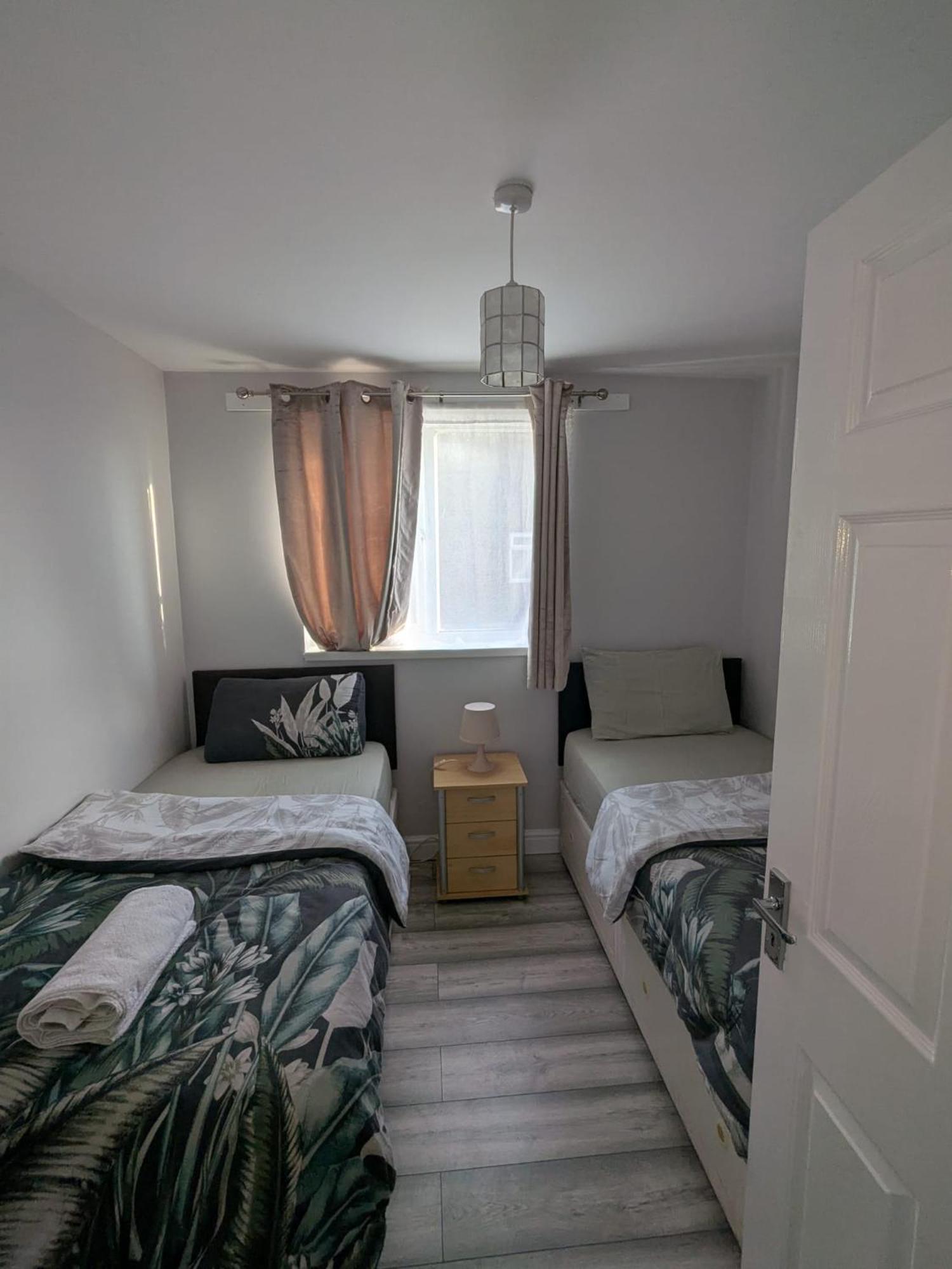 A&A Apartment Basildon Nevendon Extérieur photo