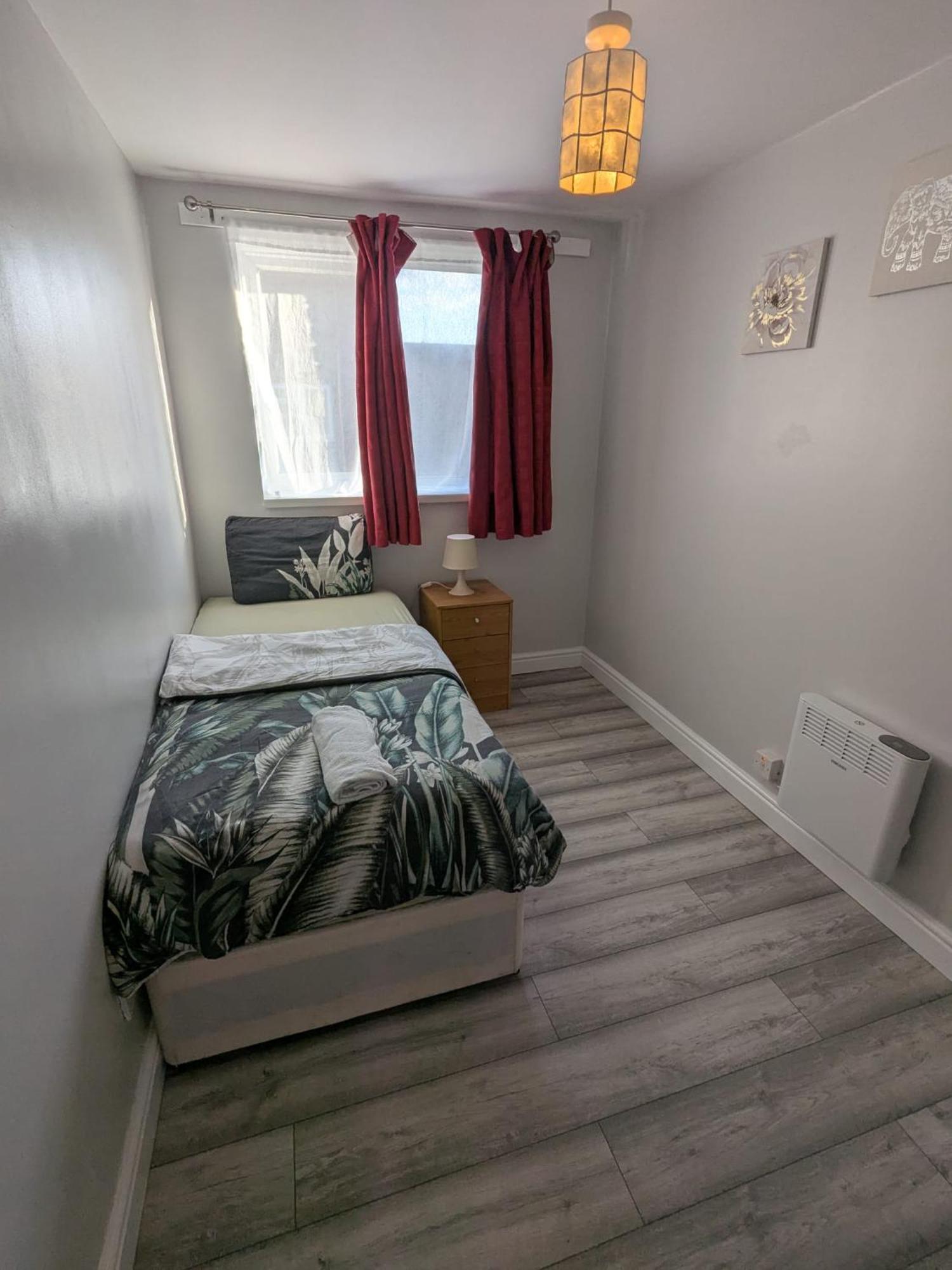 A&A Apartment Basildon Nevendon Extérieur photo