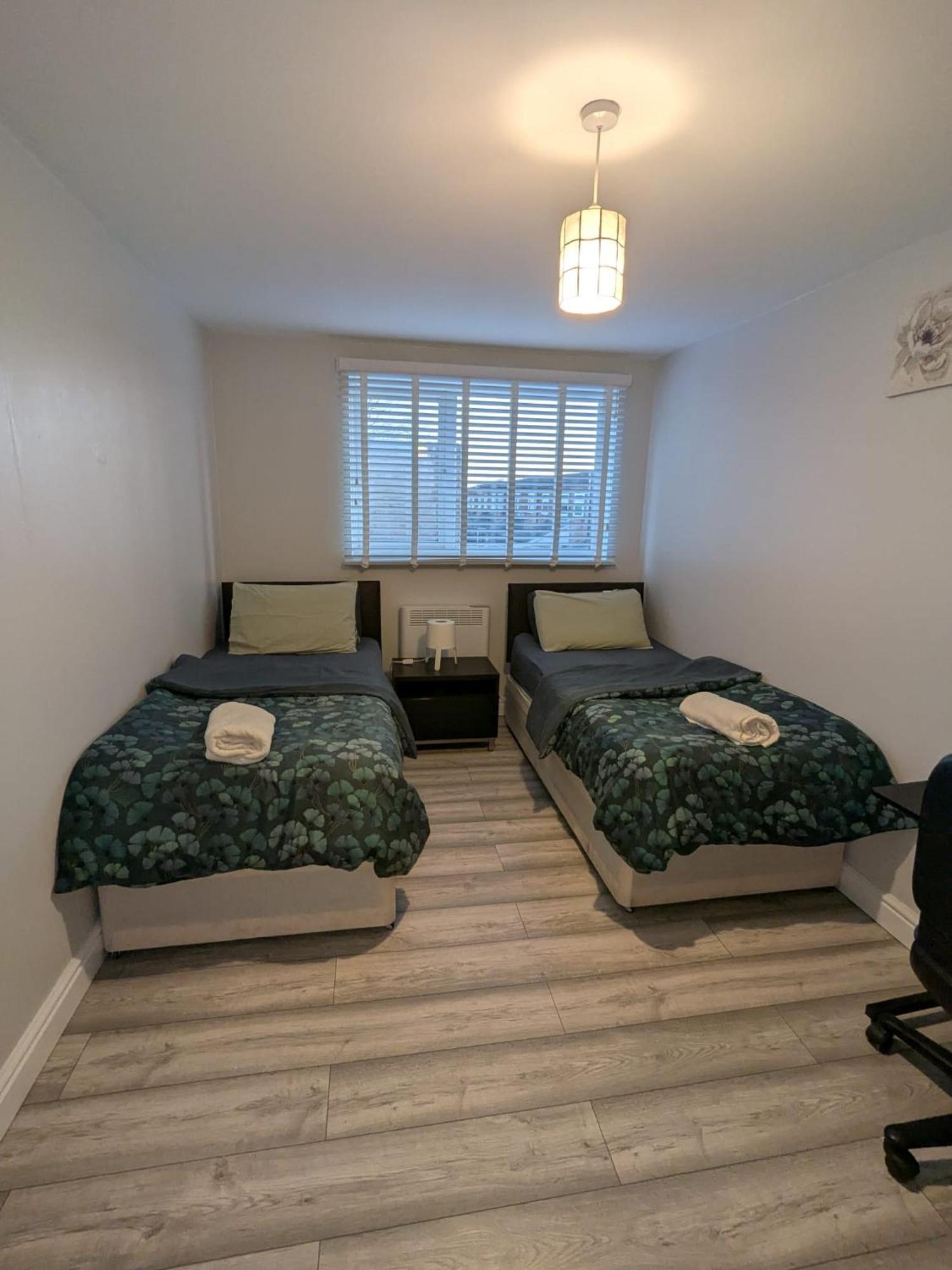 A&A Apartment Basildon Nevendon Extérieur photo