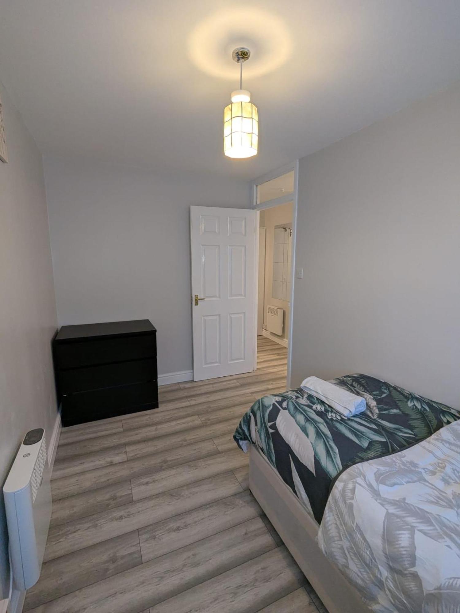 A&A Apartment Basildon Nevendon Extérieur photo