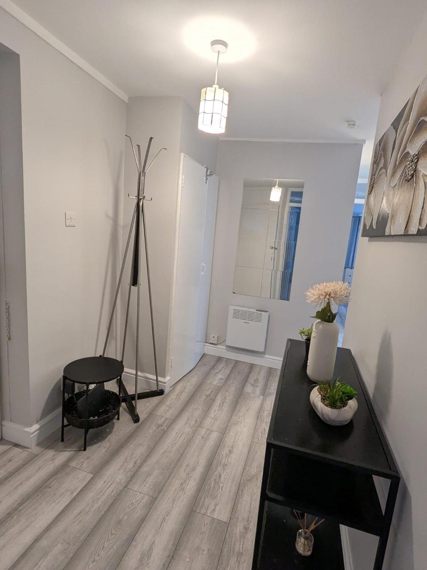 A&A Apartment Basildon Nevendon Extérieur photo