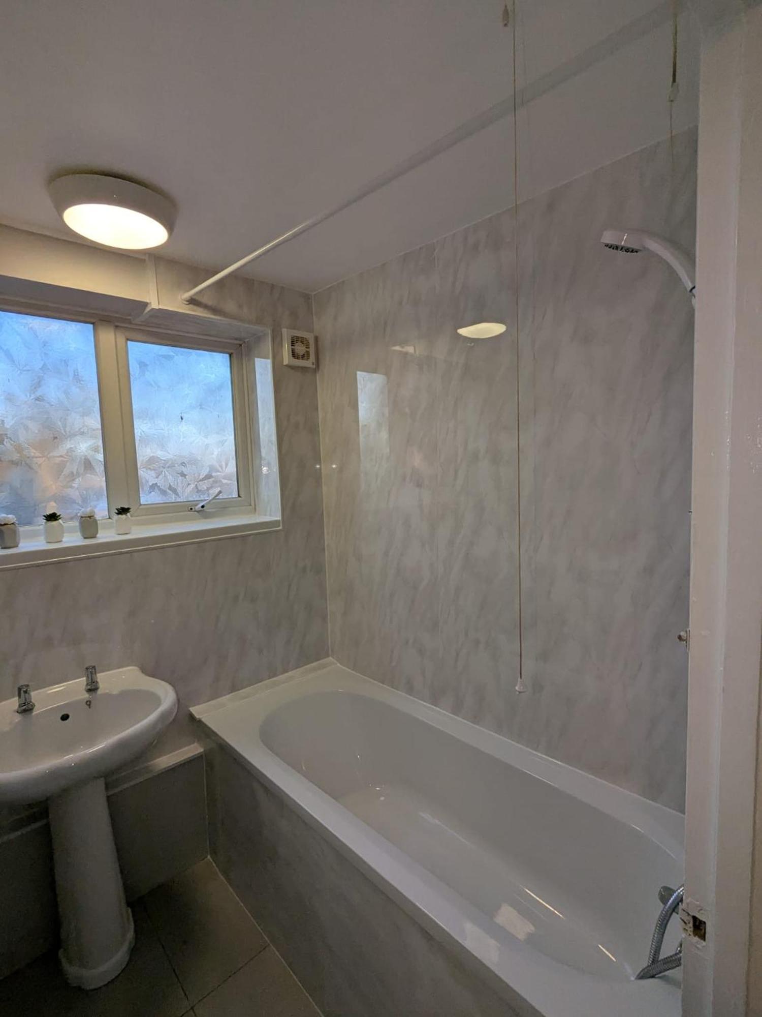 A&A Apartment Basildon Nevendon Extérieur photo